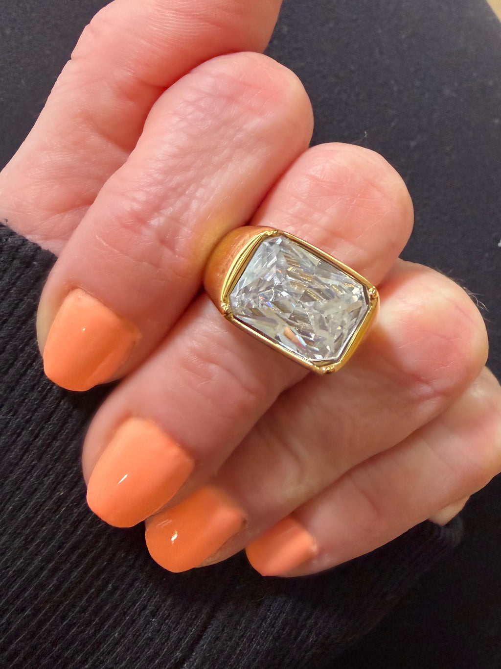 Diamond Dolly Gold